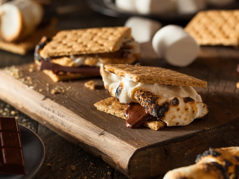 Create Cozy Nights with Backyard Fire Pits S'mores